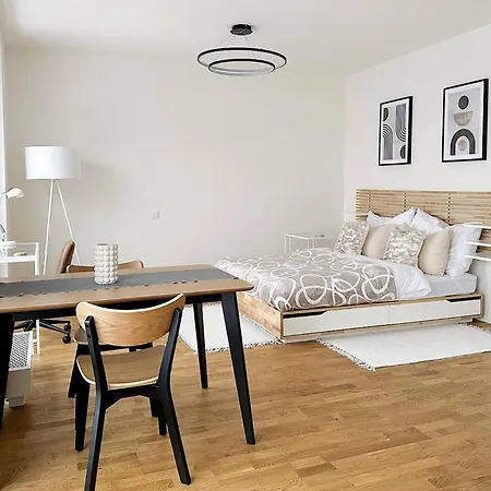 Spacious Work-focused In 3 *