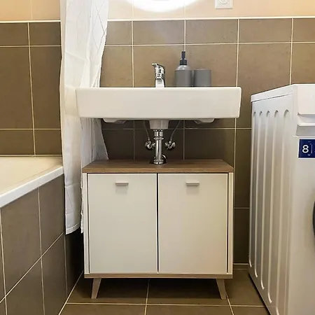 Spacious Work-focused In 3 Apartmán Praha