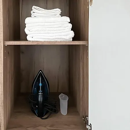 Spacious Work-focused In 3 * Prague